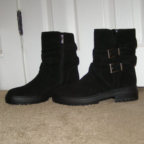 NEW size 8.5 Vince Camuto Black Suede Ankle boots - Picture 3 of 11